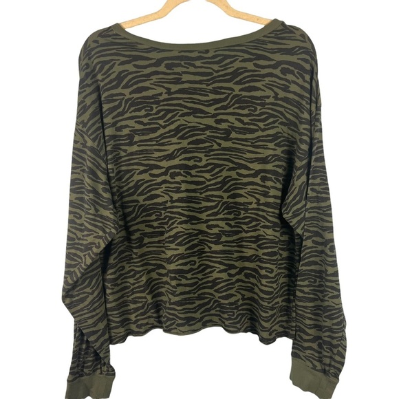 Grayson Threads Wild Child Graphic Pullover Long Sleeve Top Animal Print Size L - Picture 8 of 8